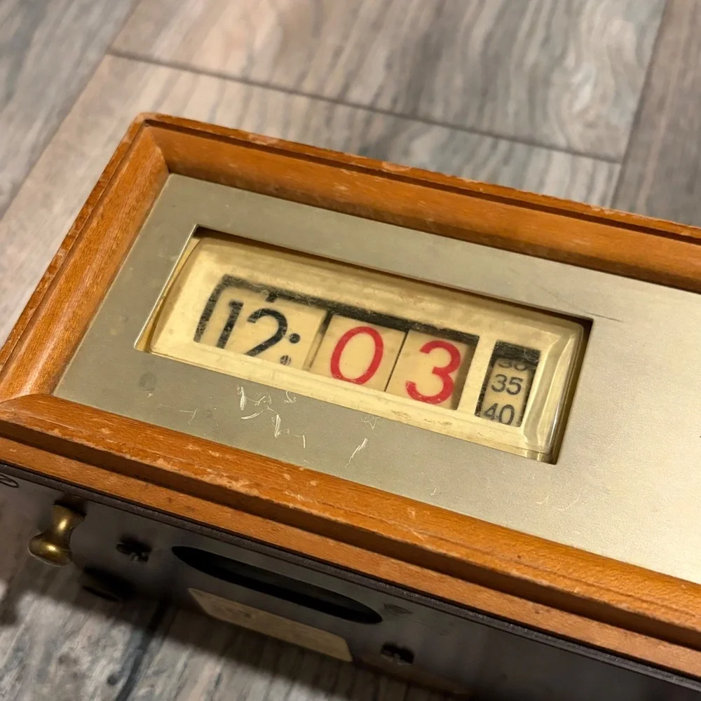 MCM Seth Thomas Speed Read Electric Flip Clock Wood Case Vintage Not Working